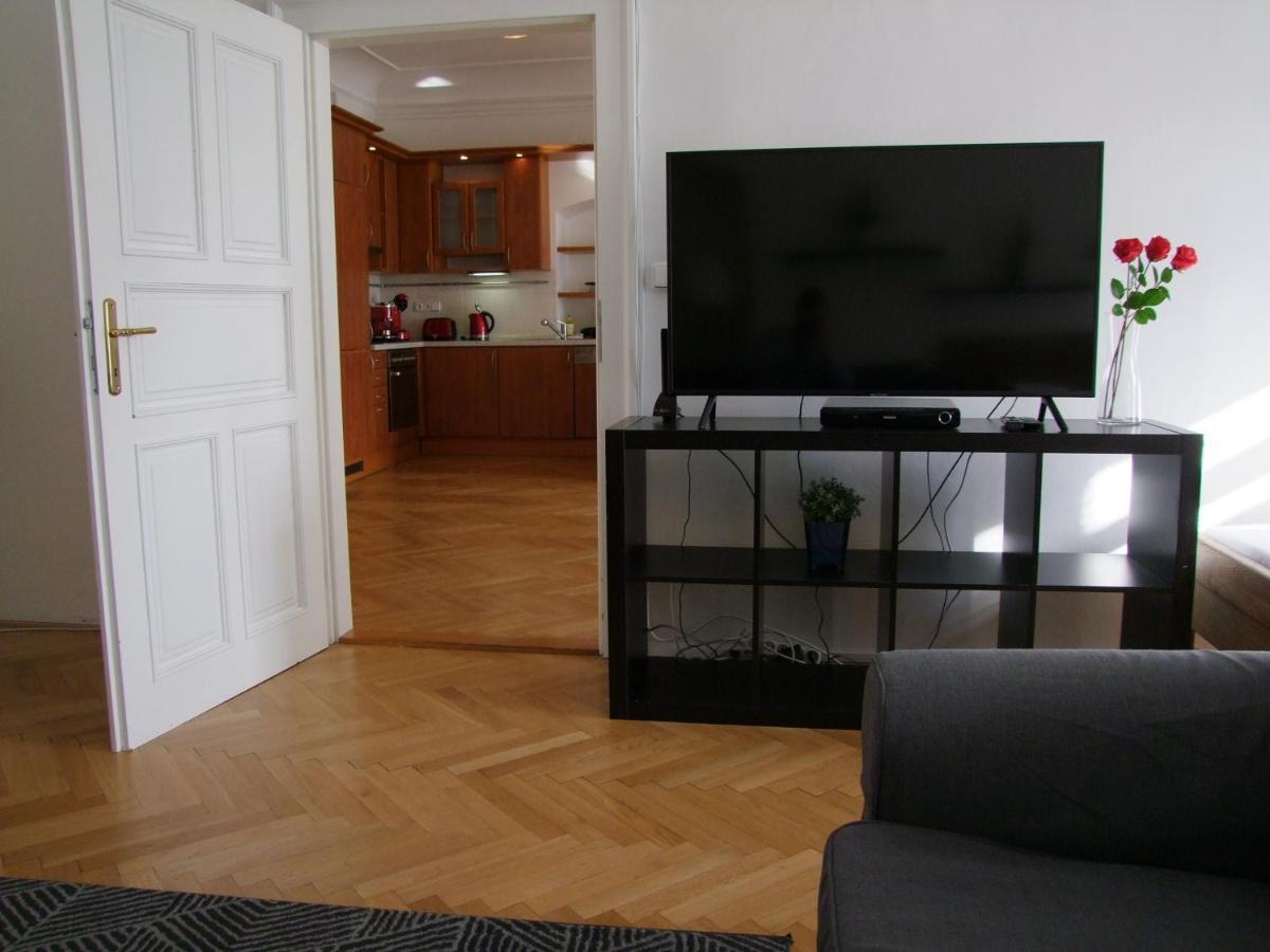 Charles Bridge Apartament